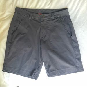 Lululemon Commission Classic-Fit Short 9”
- 32’
- Black